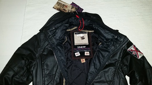 2Jacke oben offen.jpg