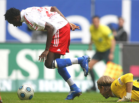 hsv_1899_pitroipa_hildebran[1].jpg